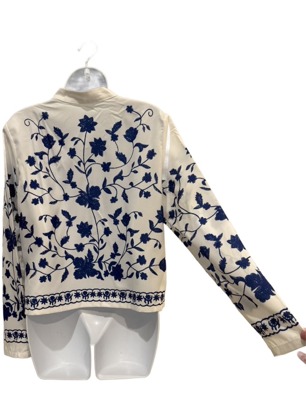 White and Blue Floral Cardigan. Medium - Picture 5 of 10
